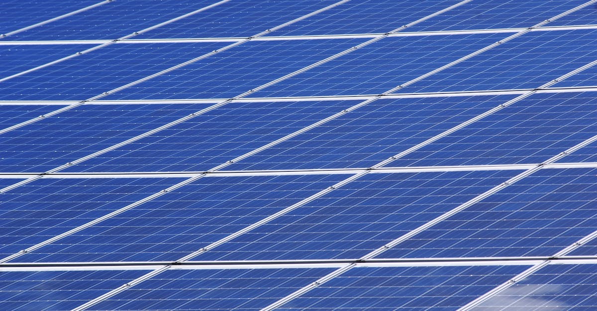 découvrez comment les panneaux solaires peuvent vous aider à économiser de l'énergie et à réduire votre empreinte carbone. obtenez des informations sur l'installation, les avantages et les considérations écologiques des panneaux solaires.