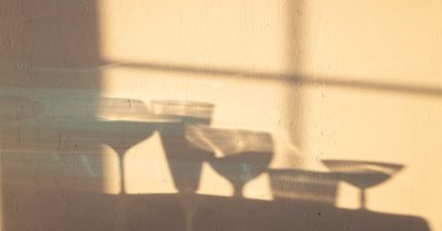 découvrez nos services professionnels d'installation de voiles d'ombrage pour embellir votre espace extérieur. protégez-vous du soleil tout en ajoutant une touche esthétique à votre jardin, terrasse ou balcon avec nos solutions personnalisées.