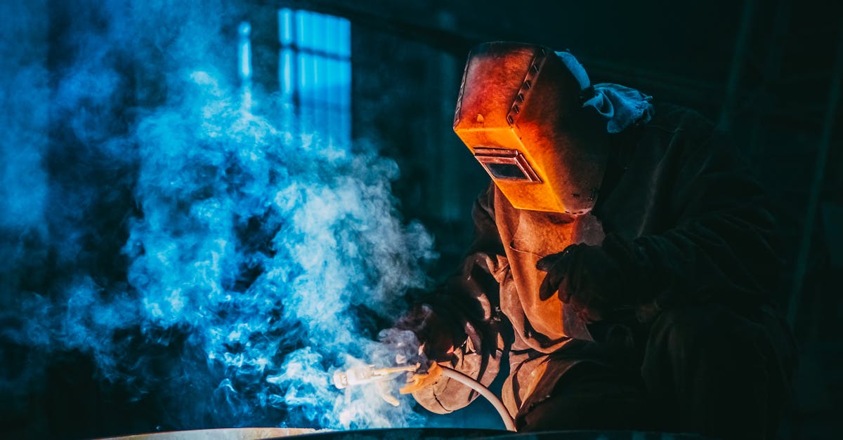 découvrez l'art de la soudure ! apprenez les techniques de soudage, les types de procédés et les équipements nécessaires pour réaliser des projets de qualité. que vous soyez débutant ou professionnel, nos conseils et guides vous aideront à maîtriser la soudure en toute sécurité.
