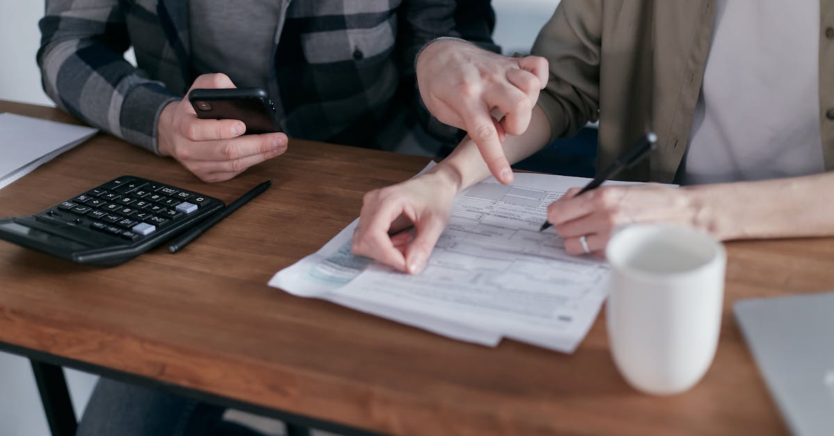 consolidation de dettes : découvrez comment regrouper vos dettes en une seule et réduisez vos paiements mensuels avec nos solutions de consolidation de dettes.