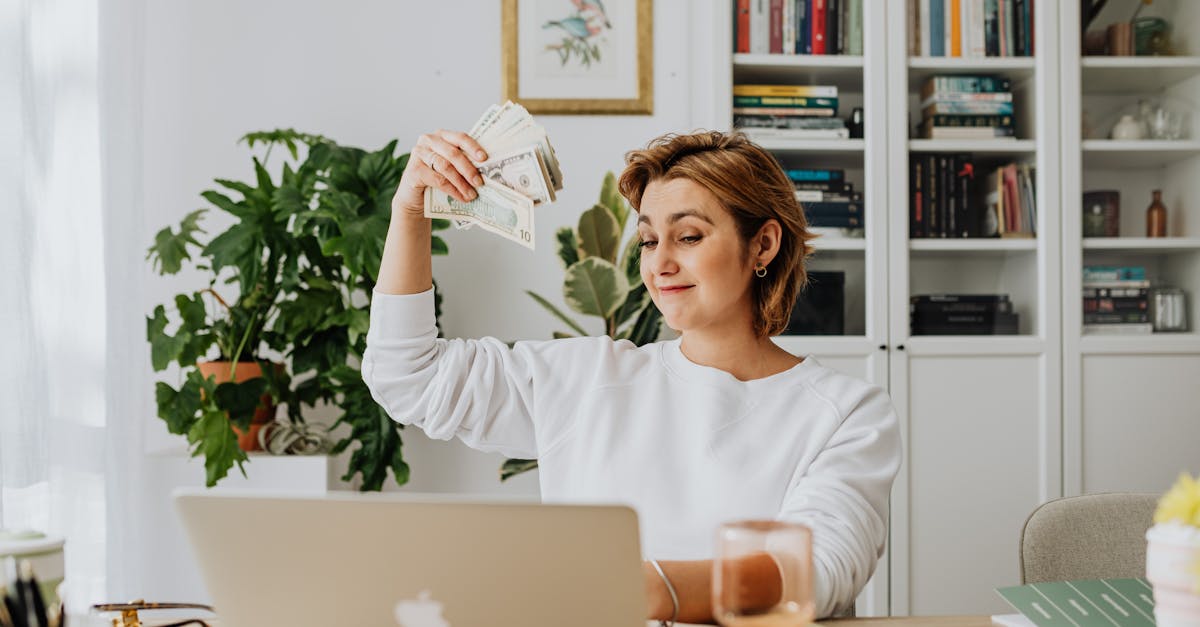 découvrez tout ce qu'il faut savoir sur le portage salarial : définition, fonctionnement, avantages et inconvénients.
