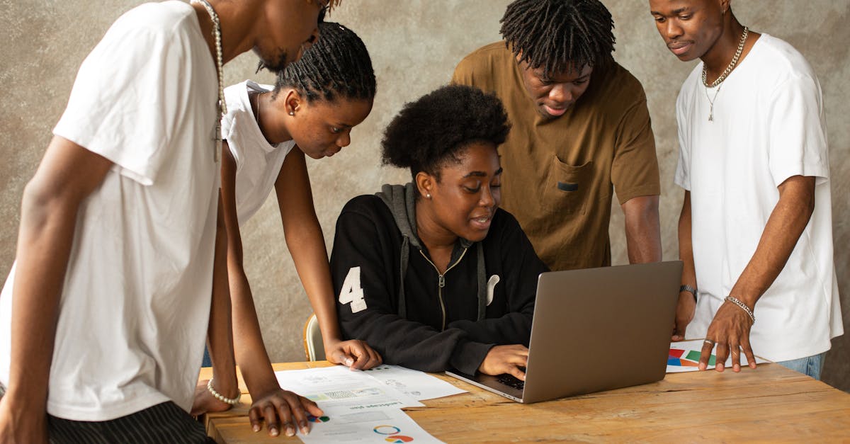 découvrez comment renforcer la cohésion d'équipe et stimuler la collaboration avec nos activités de team building engageantes et personnalisables.