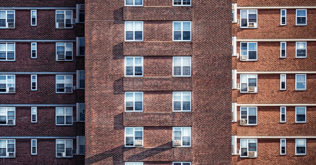 découvrez les logements subventionnés, une solution abordable pour vivre dans un environnement confortable et sécurisé. explorez les options disponibles pour accéder à un logement de qualité à prix réduit et améliorez votre qualité de vie.