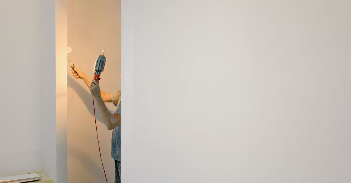 découvrez les défis et conséquences des rénovations non déclarées. informez-vous sur les risques juridiques, les impacts sur la valeur de votre propriété et les conseils pour effectuer vos travaux dans le respect des règles.